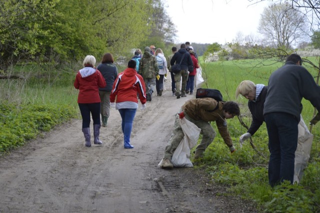 Gorzowianie sprzątali społecznie m.in. okolice rzeczki Srebrnej