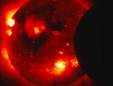Pierścieniowate zaćmienie. Księżyc trzykrotnie przecinający tarczę Słońca. NASA publikuje nagranie - WIDEO