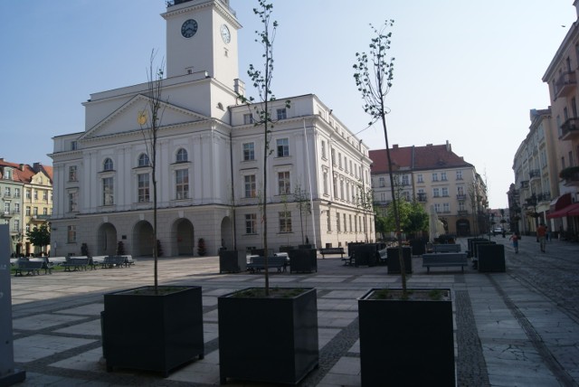 Miejskie meble na Głównym Rynku w Kaliszu