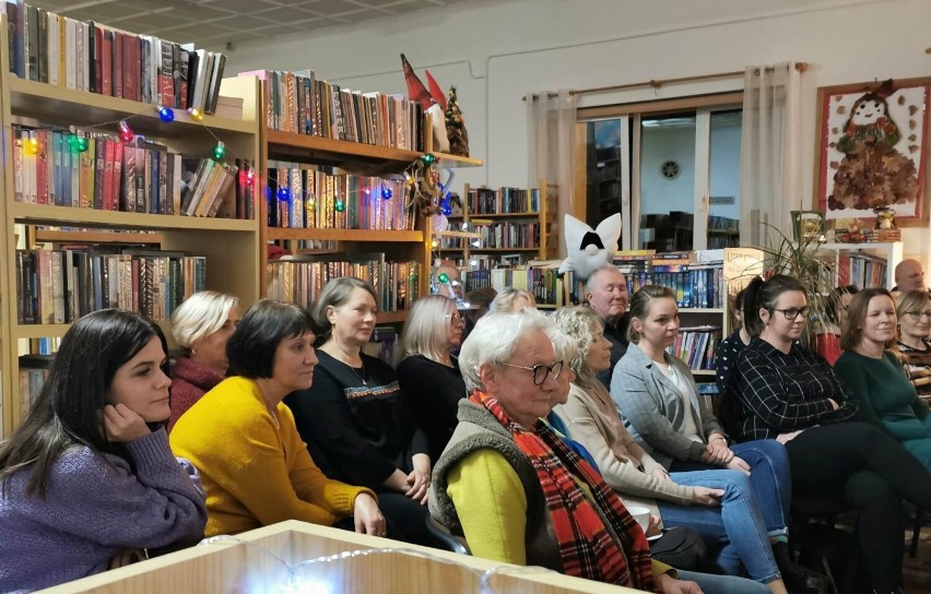 Pisarka Barbara Kosmowska spotkała się z czytelnikami w Gminnej Bibliotece Publicznej w Starej Kiszewie [ZDJĘCIA]