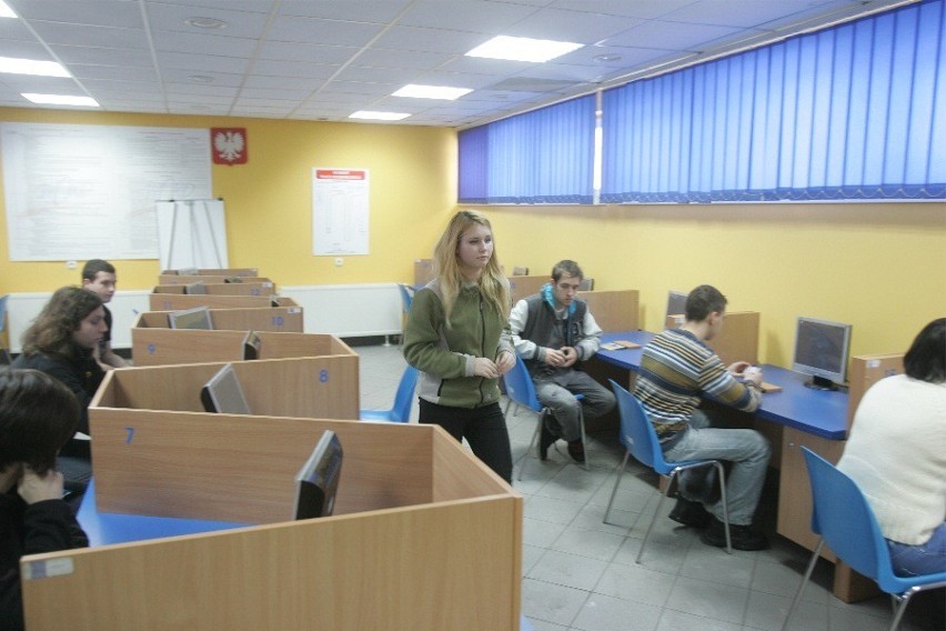 WORD Katowice: Nowy egzamin na prawo jazdy zdało 8 kursantów [ZDJĘCIA]
