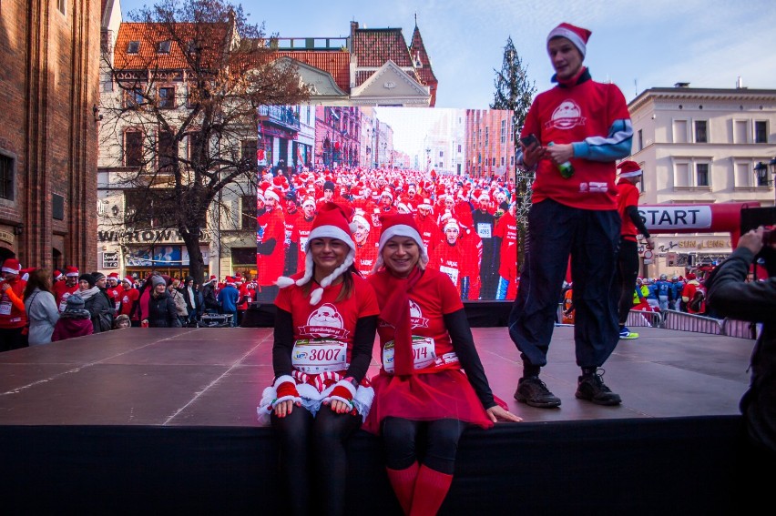 Zobacz także: XIII Półmaraton św. Mikołajów. Zdjęcia z mety...