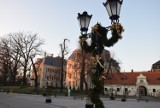 Rynek w Pszczynie już ozdobiony na święta. Działa też już lodowisko ZDJĘCIA