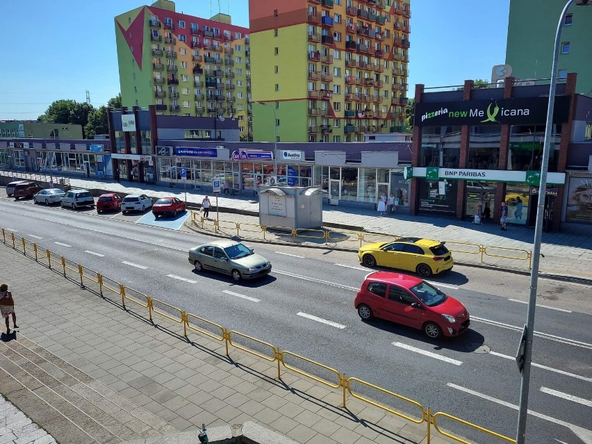 Wałbrzyski radny zaparkował w zatoce autobusowej. Wyjaśnia, że jako wolontariusz miał do tego prawo. Czy na pewno?