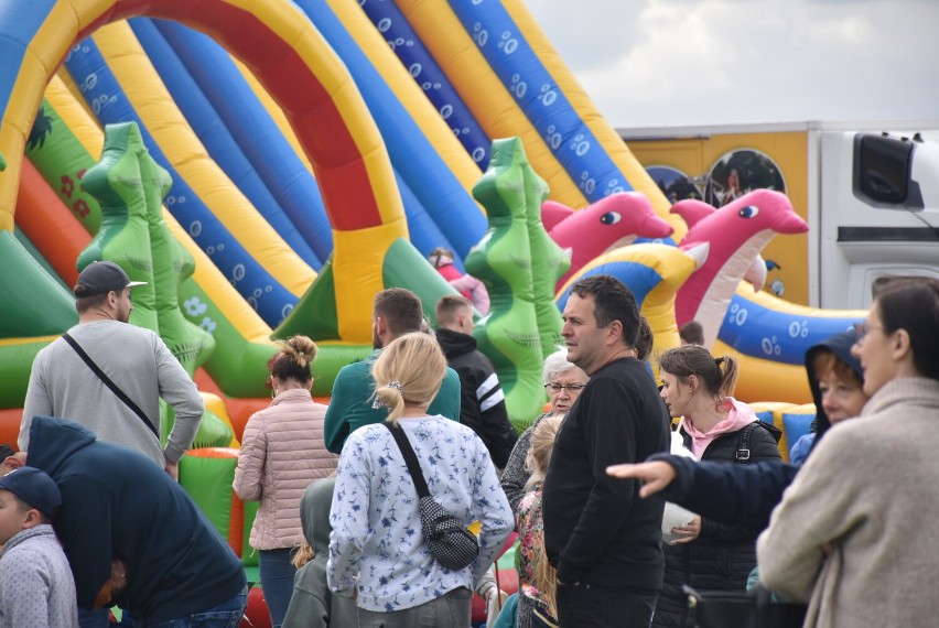 Gmina Gniezno. Majówka w Goślinowie czyli kiełbasa z grilla, muzyka i wiele innych atrakcji [FOTO]