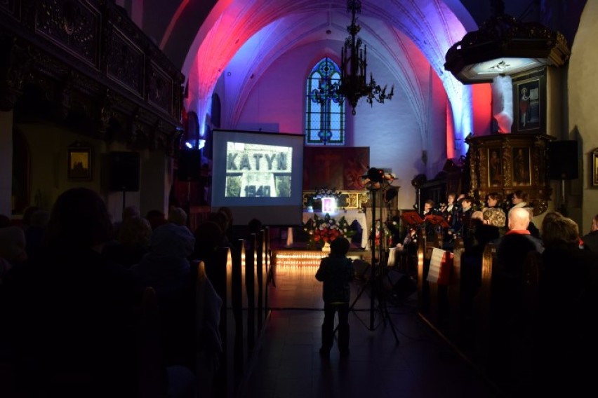 Pruszcz Gd. Koncert pieśni patriotycznych w 100-lecie odzyskania niepodległości i 40 rocznicę wyboru papieża [ZDJĘCIA, WIDEO]