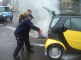 W Lubartowie zapalił się samochód. Ogień ugasiła policja (ZDJĘCIA)