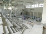W Więcborku przedłuży się remont sali gimnastycznej Szkoły Podstawowej nr 1. Zobacz zdjęcia z placu budowy