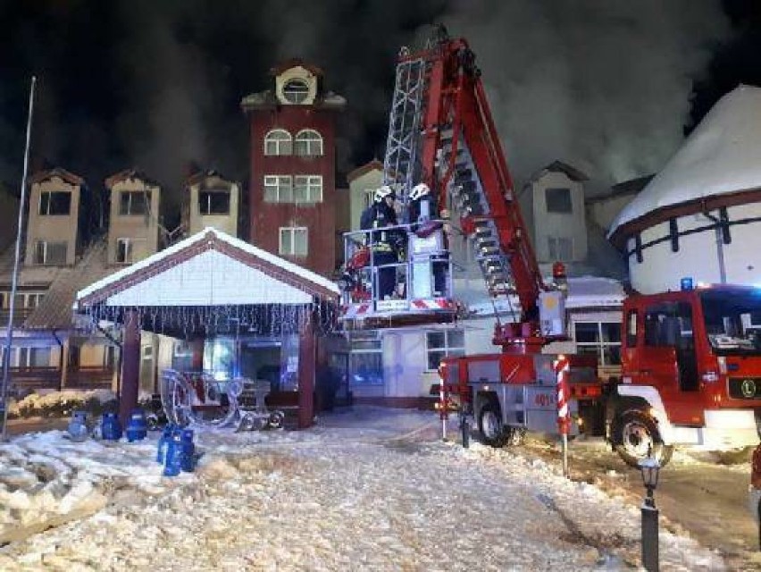 Po pożarze hotelu Amber Bay w Augustowie. Biegli będą ustalać przyczynę tragedii