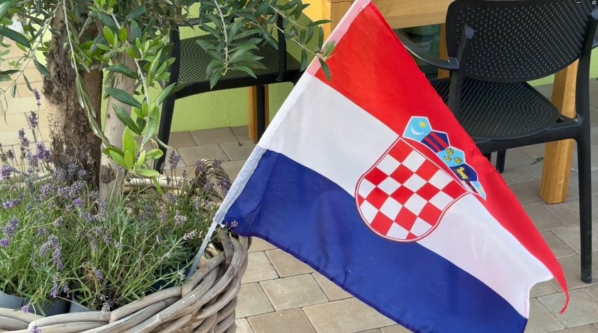 Dalmacja w Wieluniu. Łukasz Klimczak spędził w Chorwacji 10 lat, teraz serwuje wielunianom m.in. pizzę z ciasta na zakwasie FOTO, WIDEO 