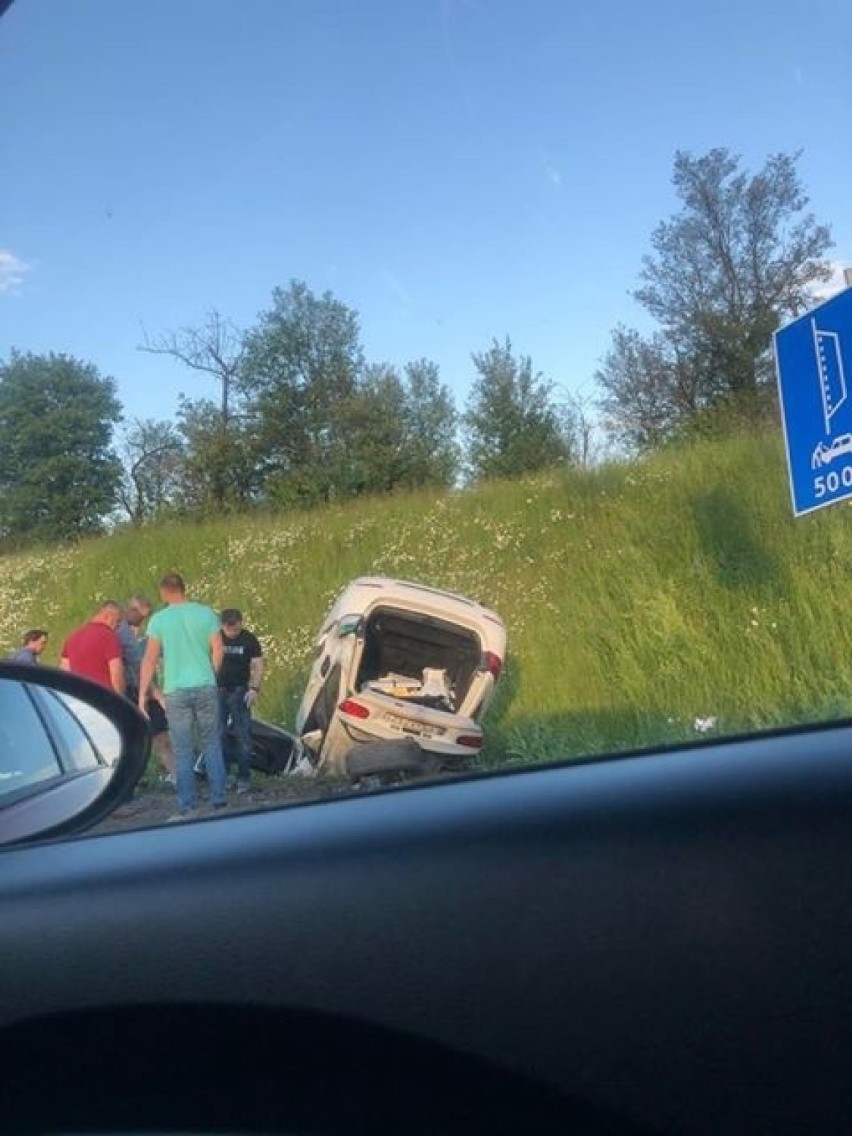 Wypadek na autostradzie A4 pod Wrocławiem. 31-letni kierowca BMW zginął na miejscu [ZDJĘCIA]