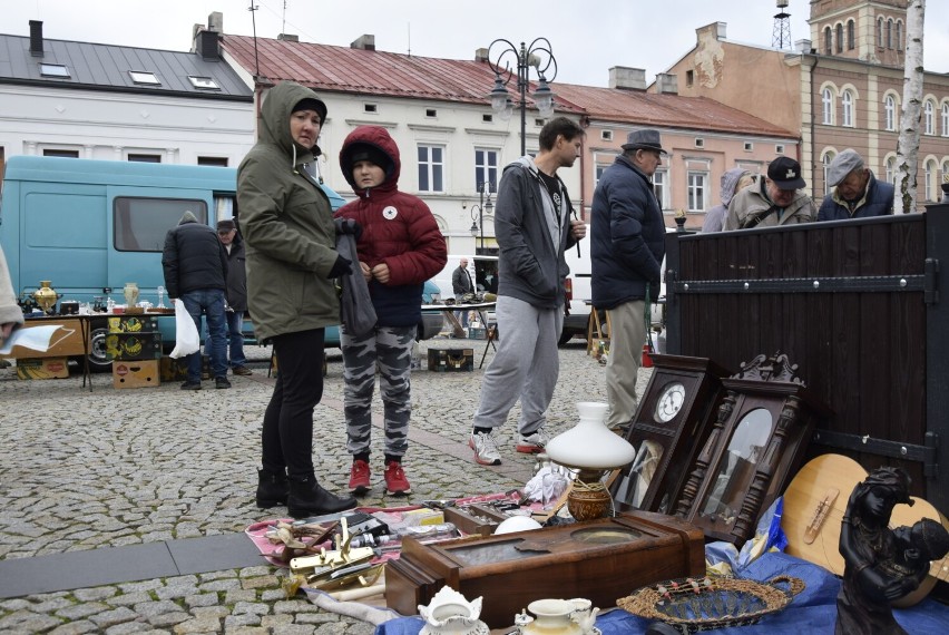 Od pierścionka po szafę - kolejne targi kolekcjonerów na skierniewickim Rynku