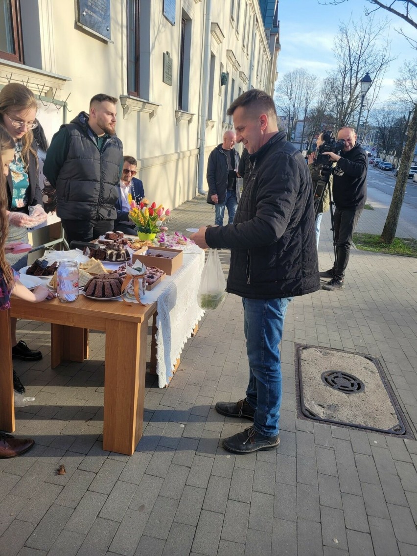 Wielkanocny kiermasz z niespodziankami u literatów w Kielcach. Zobacz zdjęcia