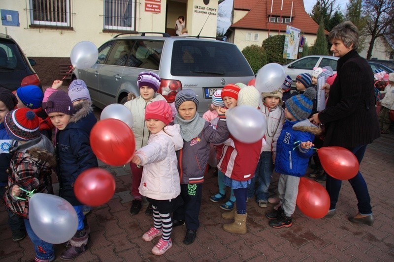 Dziadowa Kłoda: Święto niepodległości u przedszkolaków