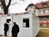 Zielona Góra/Gorzów. Rośnie liczba chorych na koronawirusa. W lubuskich szpitalach coraz więcej młodych pacjentów!