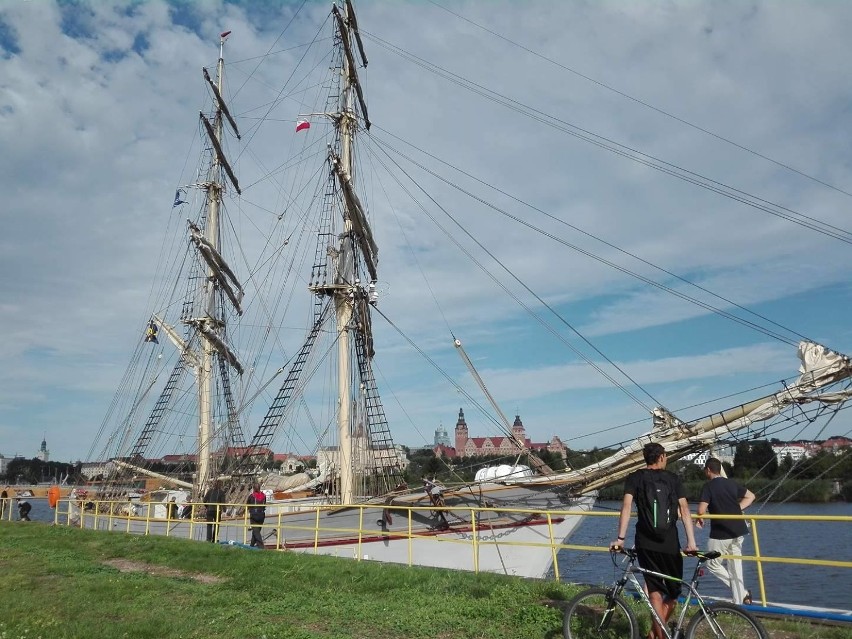 The Tall Ships Races w Szczecinie. Pierwszy żaglowiec klasy A już zacumował [ZDJĘCIA] 