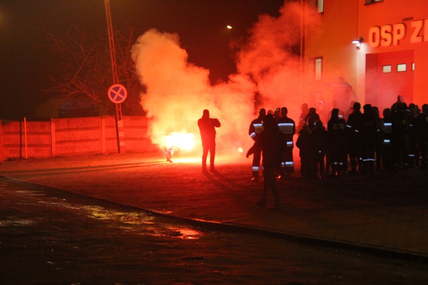Strażacy z OSP Zduny powitali kolejny nowy wóz  [ZDJĘCIA + FILM]