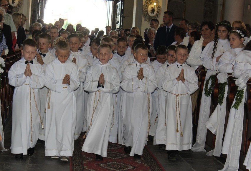 Pierwsza Komunia Święta w kościele pw. NMP Wniebowziętej w Zbąszyniu. Niedziela 20 maja 2018