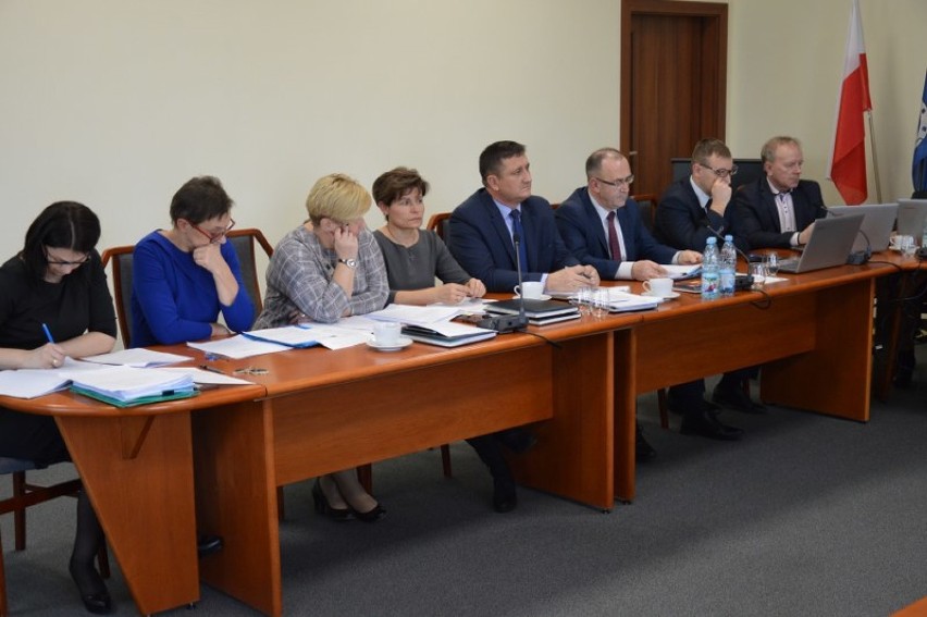 W gminie Zduńska Wola przyjęli budżet na 2020 rok [zdjęcia]