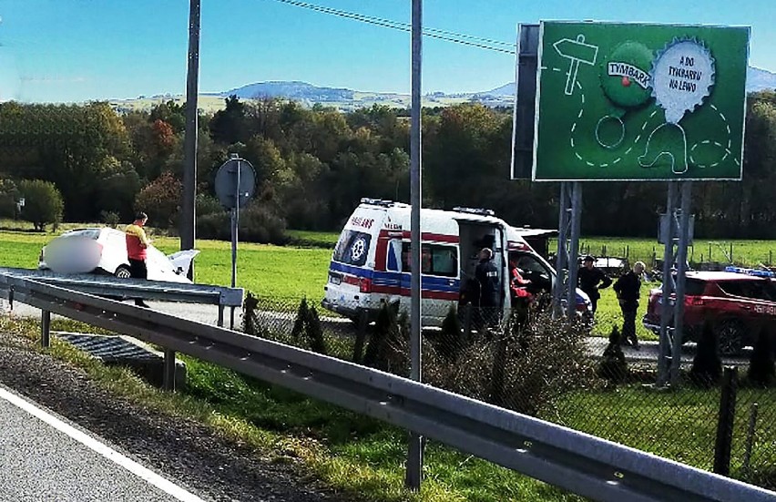 Na krajówce pod Limanową zderzyły się ciężarówka i osobówka. Jedna osoba w szpitalu