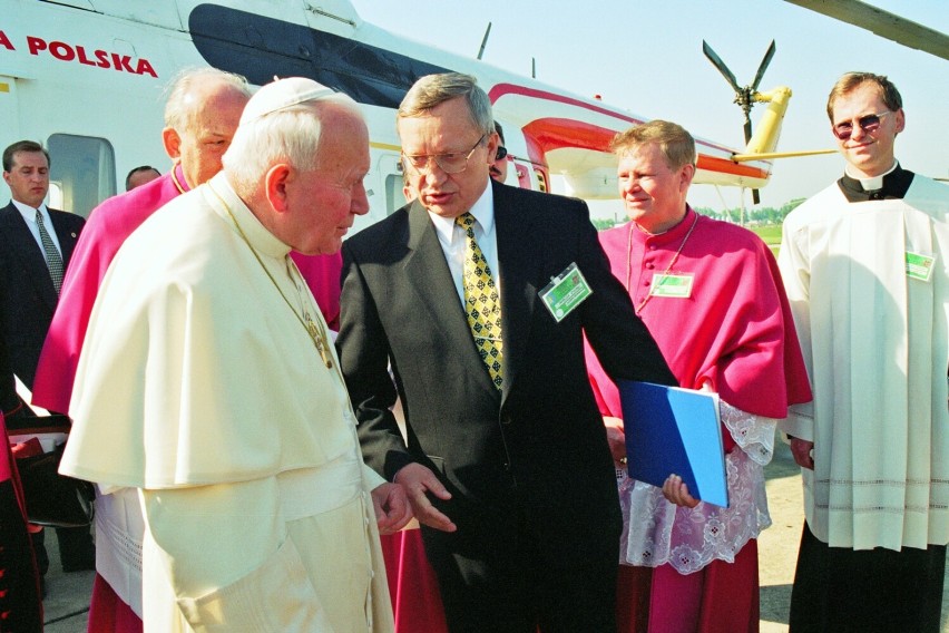 Dzisiaj przypada Dzień Papieża Jana Pawła II, zobaczcie zdjęcia z wizyty w Legnicy