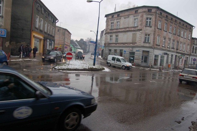 Tak jeszcze w roku 2007 wyglądało skrzyżowanie ulic Wyszyńskiego i Armii Krajowej w Szczecinku