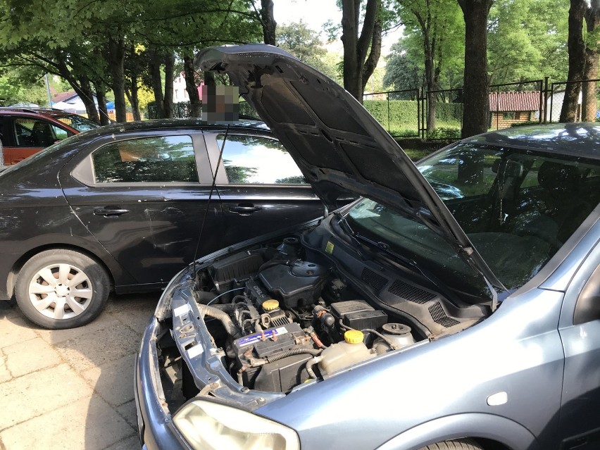 Uwaga na złodziei! W Słupsku na ul. Wazów ukradli katalizatory z samochodów