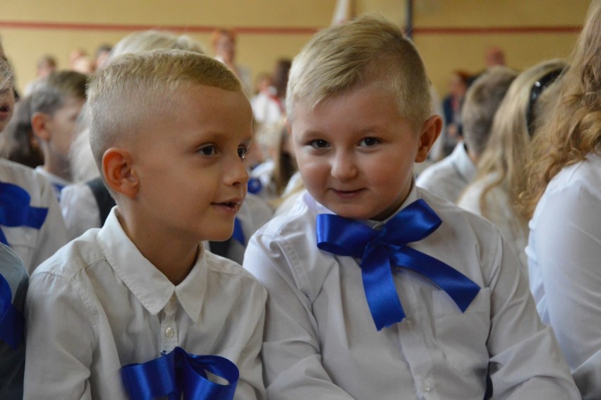 Ślubowanie pierwszoklasistów w Szkole Podstawowej nr 3 w Piotrkowie