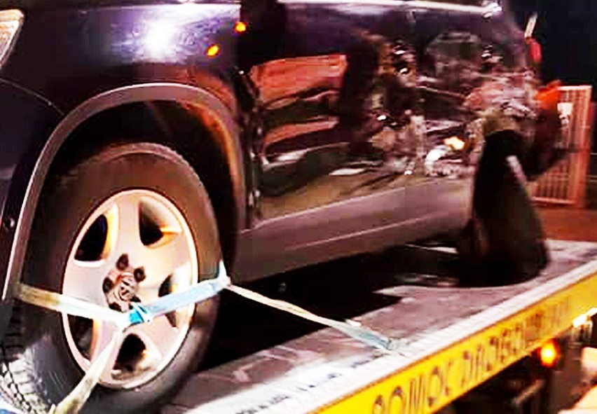 Przykre skutki nocnego zderzenia samochodów na DK 75 pod Nowym Sączem
