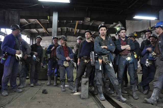 Górnicy z nierentownych kopalń Kompanii Węglowej mogą niebawem stracić pracę. Wszystko wyjaśni się za dwa tygodnie, kiedy zarząd przedstawi szczegóły planu restrukturyzacji zakładów