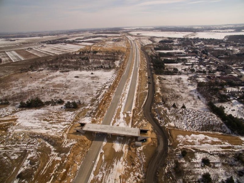 Budowa autostrady A1 z lotu ptaka. Marzec 2018 [ZDJĘCIA LOTNICZE]