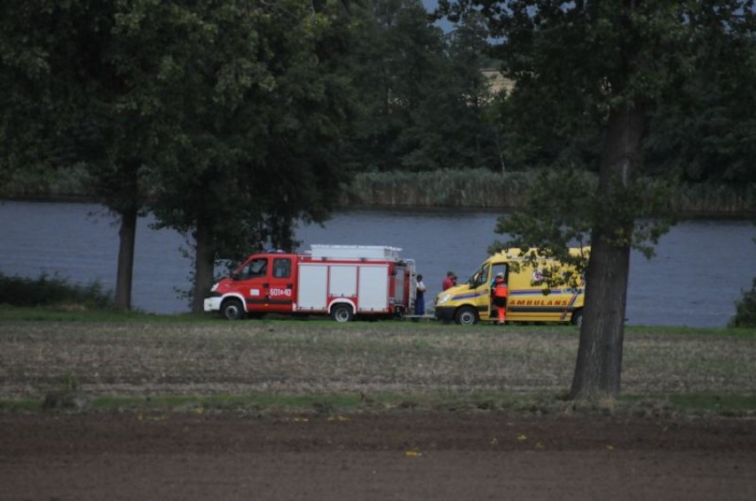 Żaglówka wywróciła się na Jeziorze Grzymisławskim 27.08.2014