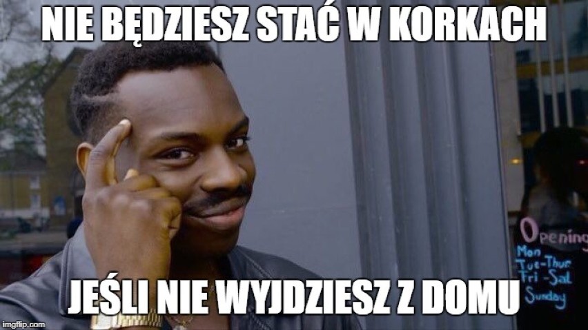 Korki w Warszawie. Internauci szydzą z codziennego dramatu...