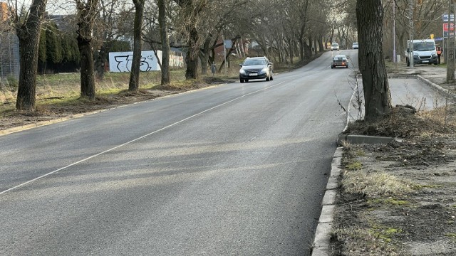 W Czeladzi nowa nakładka asfaltowa pojawiła się na ulicy Nowopogońskiej 

Zobacz kolejne zdjęcia/plansze. Przesuwaj zdjęcia w prawo naciśnij strzałkę lub przycisk NASTĘPNE