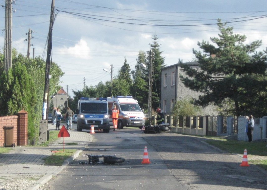 Wypadek motocyklisty w Pilchowicach [ZDJĘCIA]. 31-latek uderzył w płot, jest w ciężkim stanie