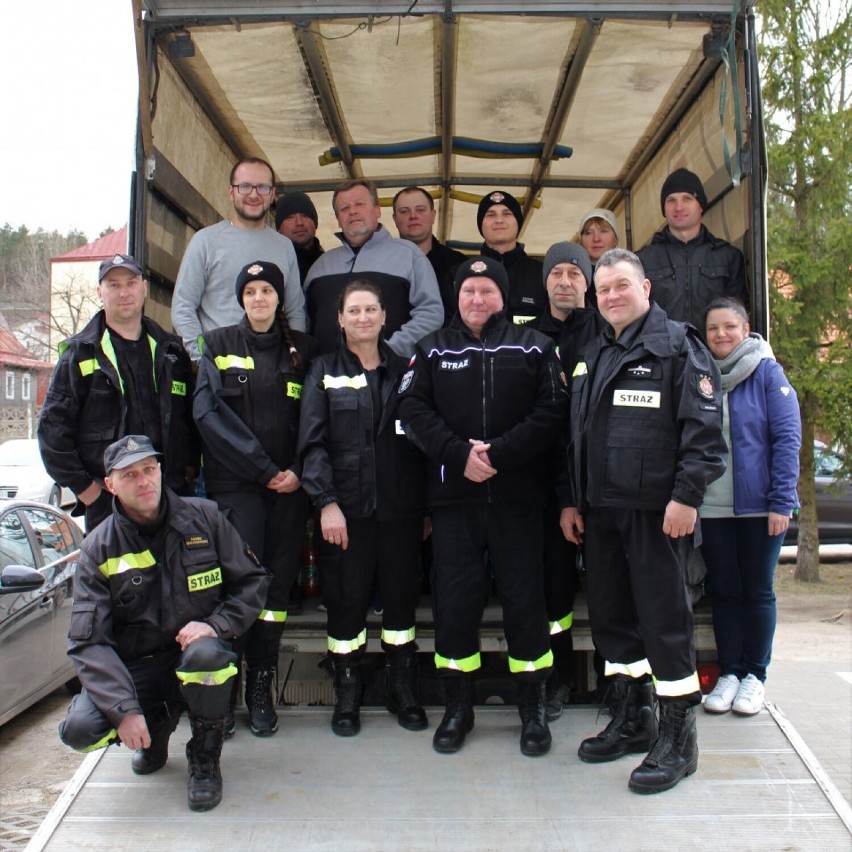 Mieszkańcy Dąbrowy Białostockiej pomagają Ukrainie. Od pierwszych dni wojny pomoc popłynęła szerokim strumieniem 