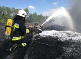 Trzeci dzień strażacy pracują na składowisku opon w Trzebini. Wciąż trwa akcja dogaszania pożaru