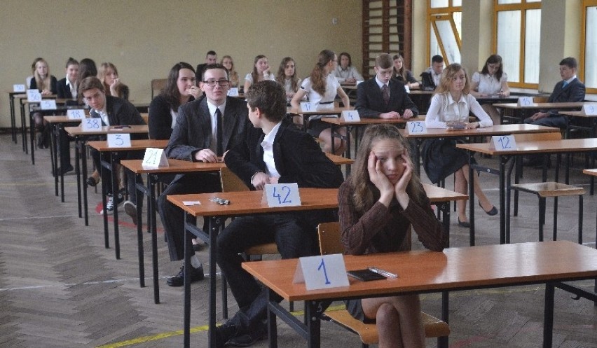 W środę uczniowie 42 Gimnazjum w Łodzi pisali egzamin...