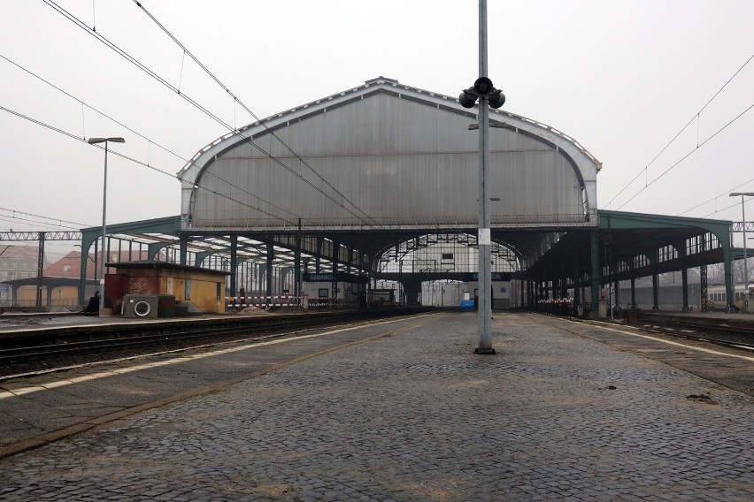 Remont dworca w Legnicy, perony zamknięte dla podróżnych