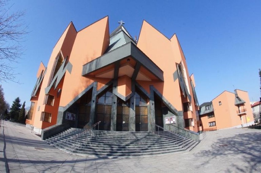 Kościół pw. Miłosierdzia Bożego ul. Klikowska 21

50 osób