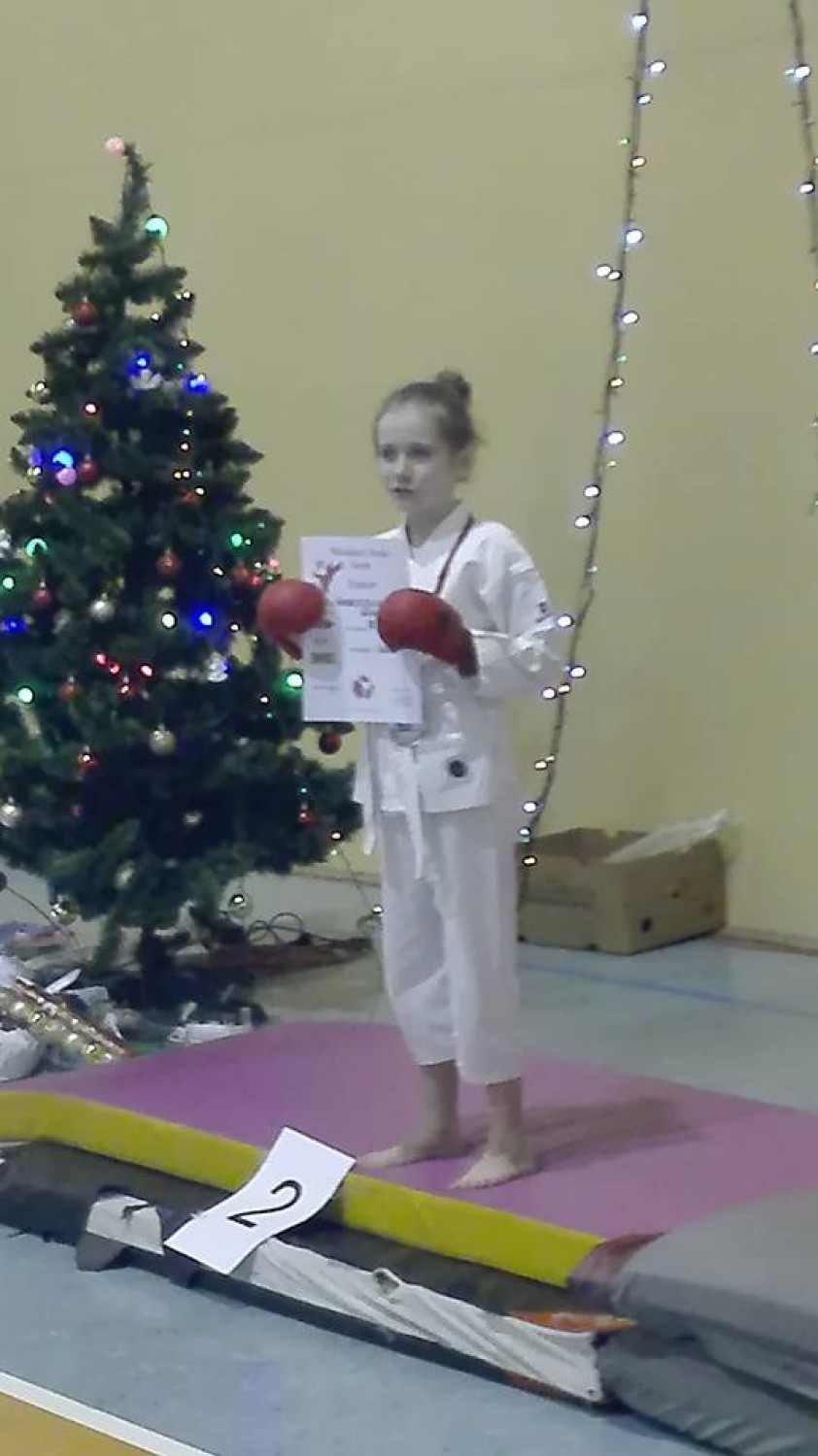Najmłodsi karatecy w Mikołajkowym Turnieju Karate