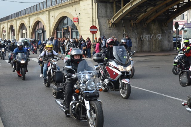 W sobotę, ulicami miasta przejechała parada motocyklowa. Tak motocykliści zakończyli sezon.