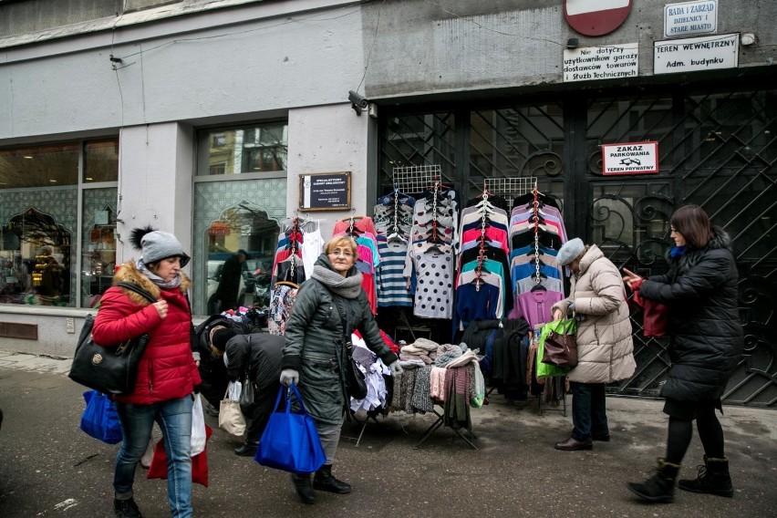 Kraków. Przebudują Rynek Kleparski. Nielegalny handel ma zniknąć 