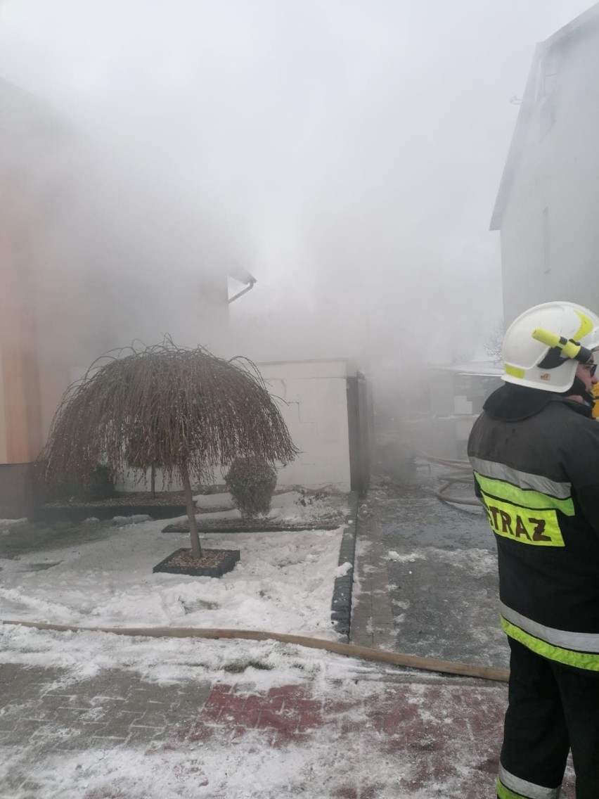 Pożar w Wilkowie Polskim. Z ogniem walczyli strażacy z dwóch powiatów
