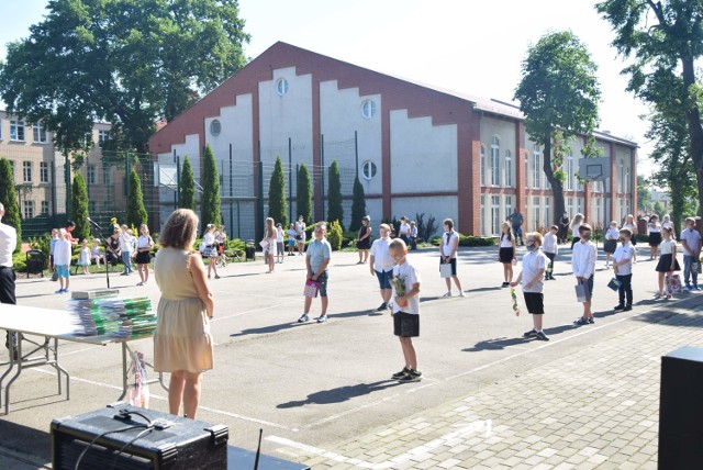 W SP 1 w Malborku inauguracja roku rozpocznie się na szkolnym boisku. To zostało już "przećwiczone" podczas zakończenia roku.