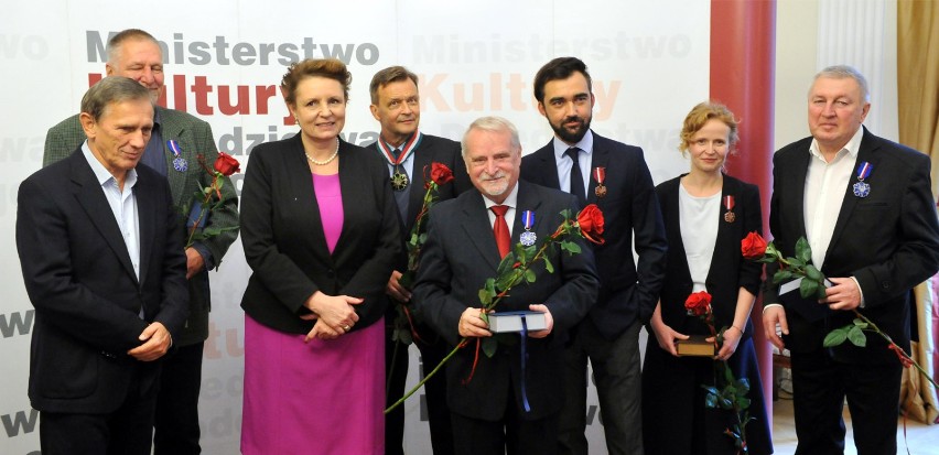 Kolejni artyści odznaczeni medalami Gloria Artis. Wśród nich...