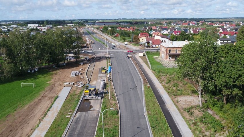 W Suwałkach budowa Leśnej, która połączy dwie ważne drogi zakończy się o miesiąc później [ZDJECIA]