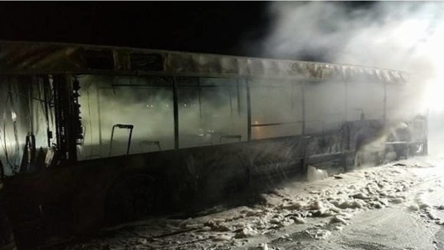 W czwartek rano między Szreniawą a Komornikami spłonął autobus linii podmiejskiej. 

Zobacz więcej: Pod Poznaniem spłonął autobus [ZDJĘCIA]