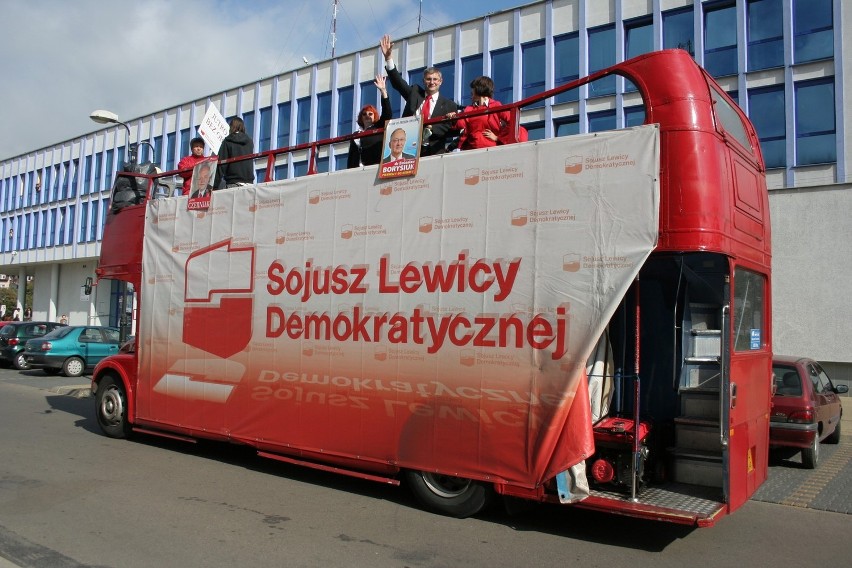 Wybory 2011: Autobusy Platformy i SLD w Puławach