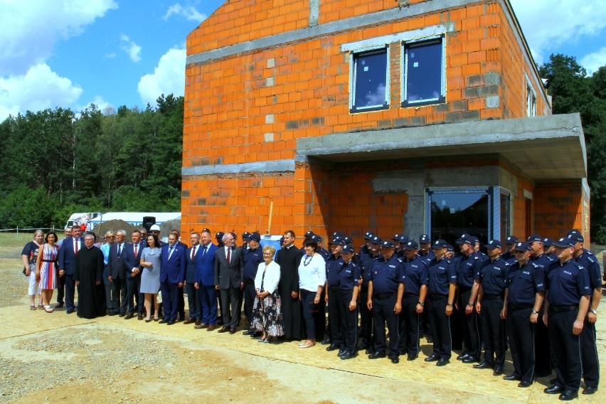 Budowa Posterunku Policji w Rozprzy - wmurowanie aktu...